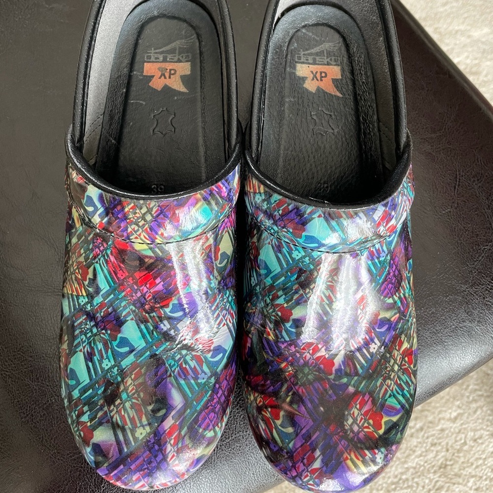 Nurse clogs